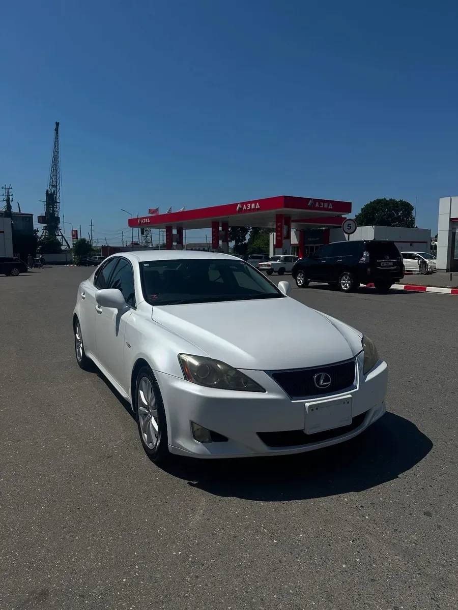 Lexus IS250 — 1