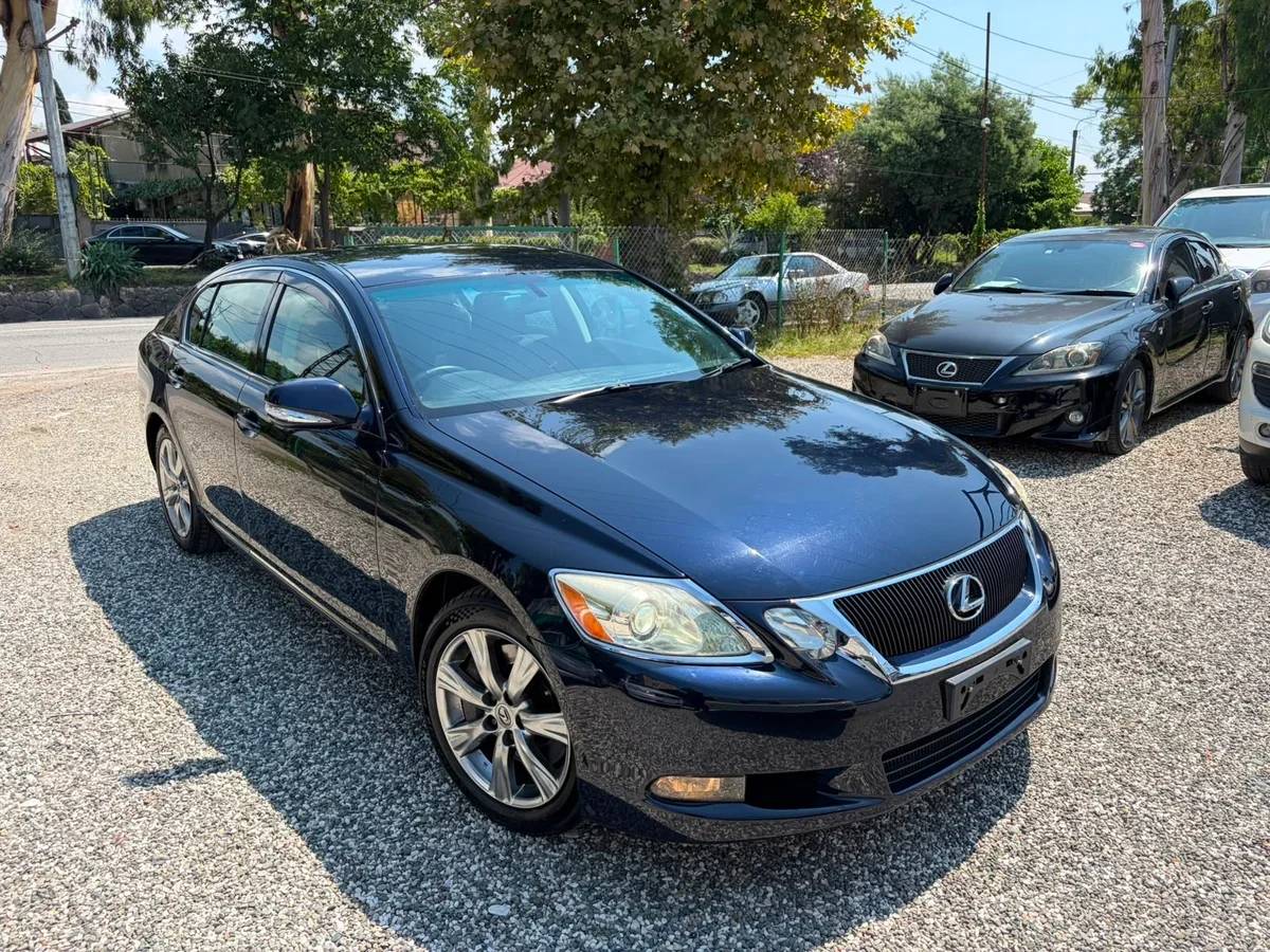 Lexus GS темно-синий седан — 1