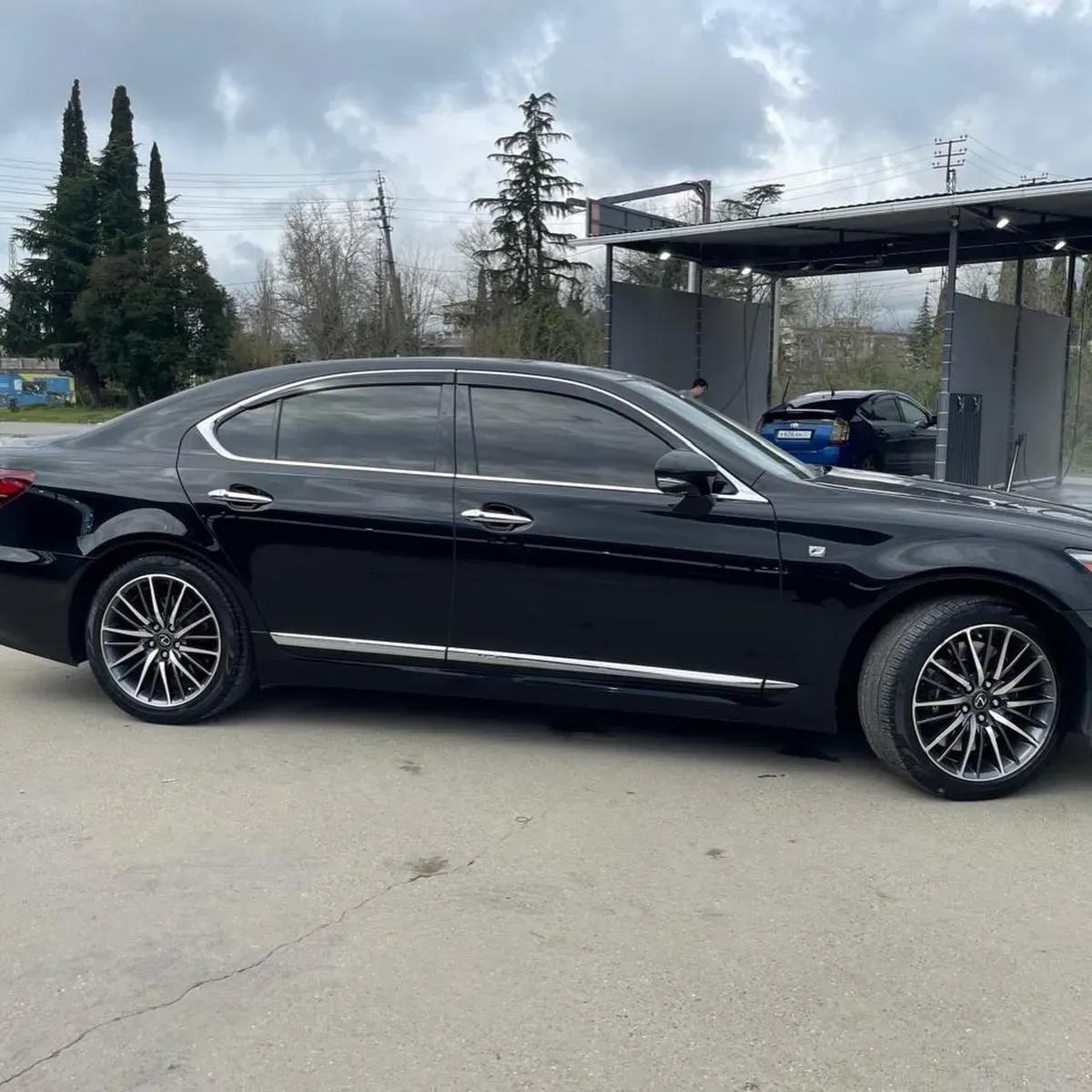 Lexus LS460 F-Sport — 2