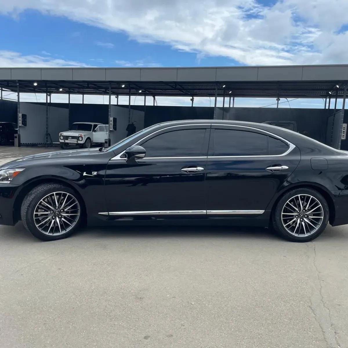 Lexus LS460 F-Sport — 5