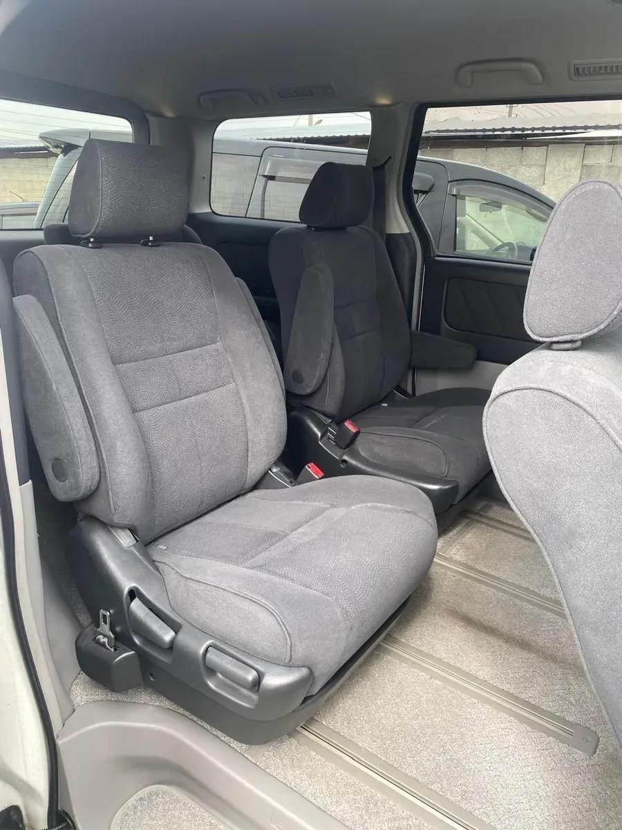 Toyota Alphard — фото 5