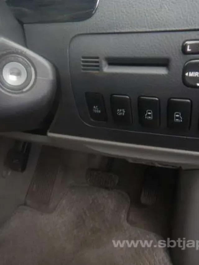 Toyota Alphard — фото 8