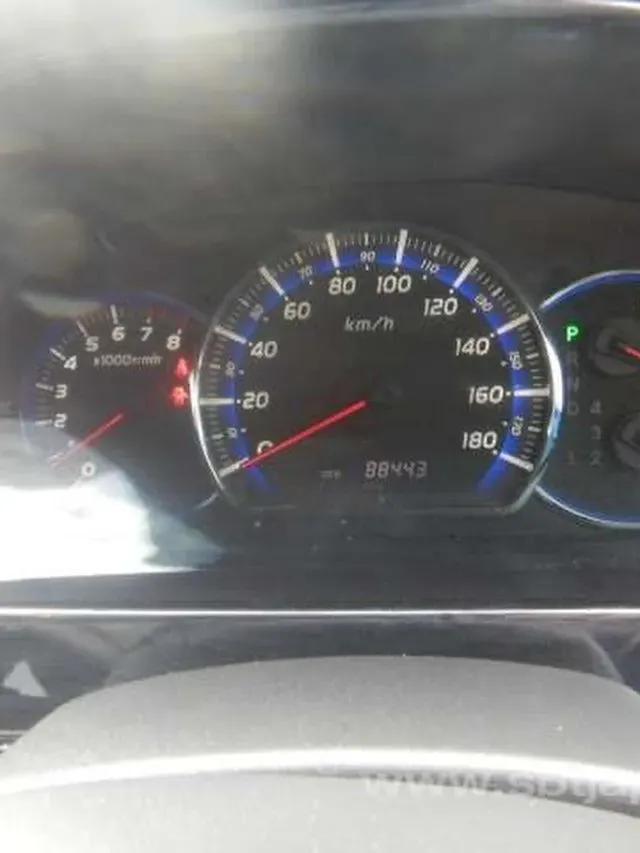 Toyota Alphard — фото 10