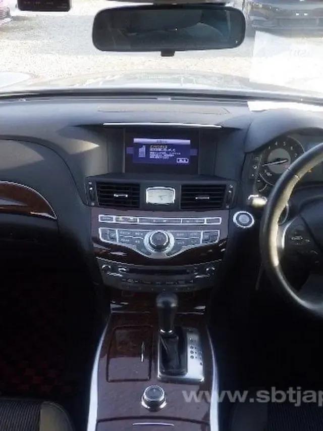 Nissan Fuga — фото 7