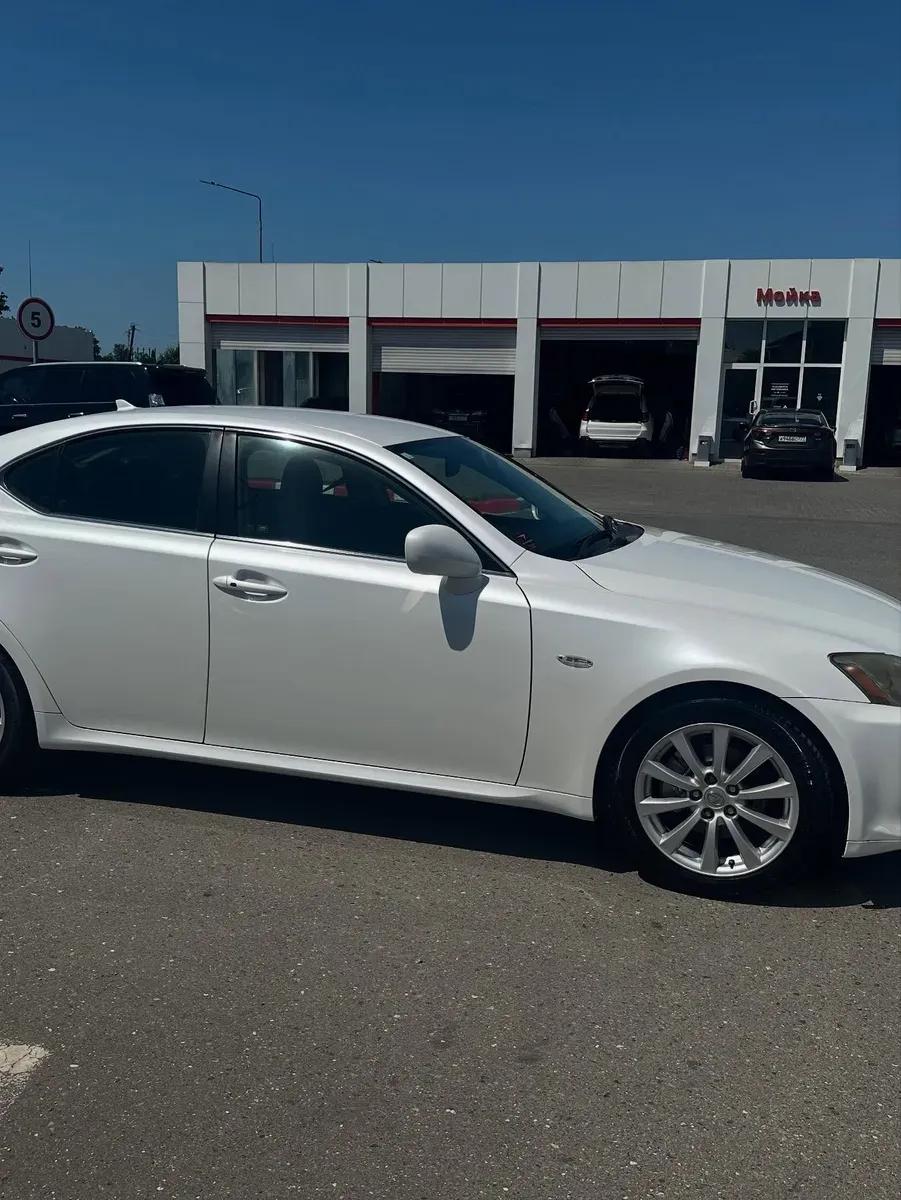 Lexus IS250 — 3