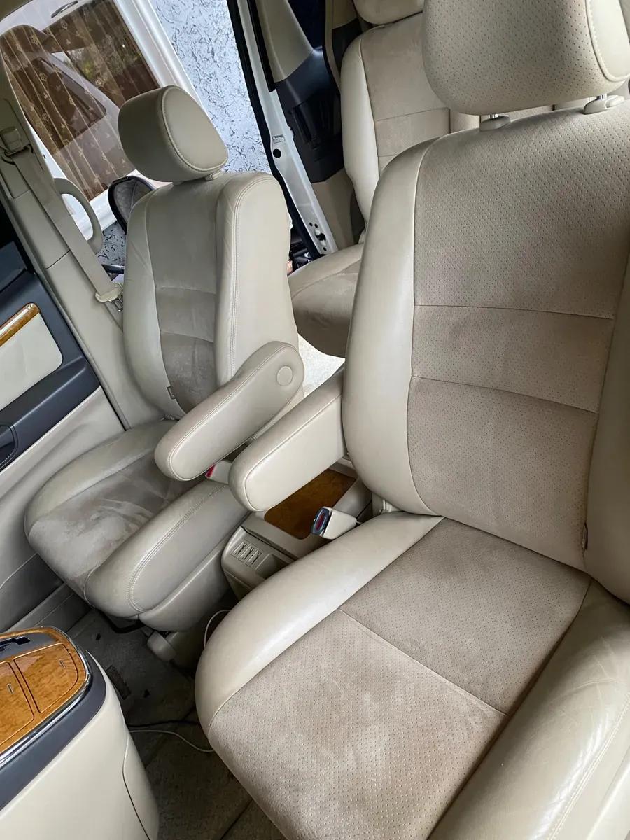 Toyota Alphard — фото 6