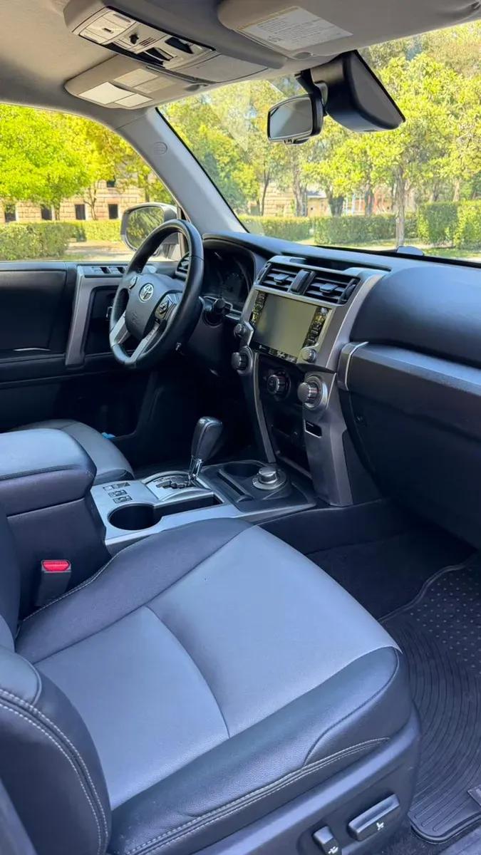 Toyota 4Runner — фото 7