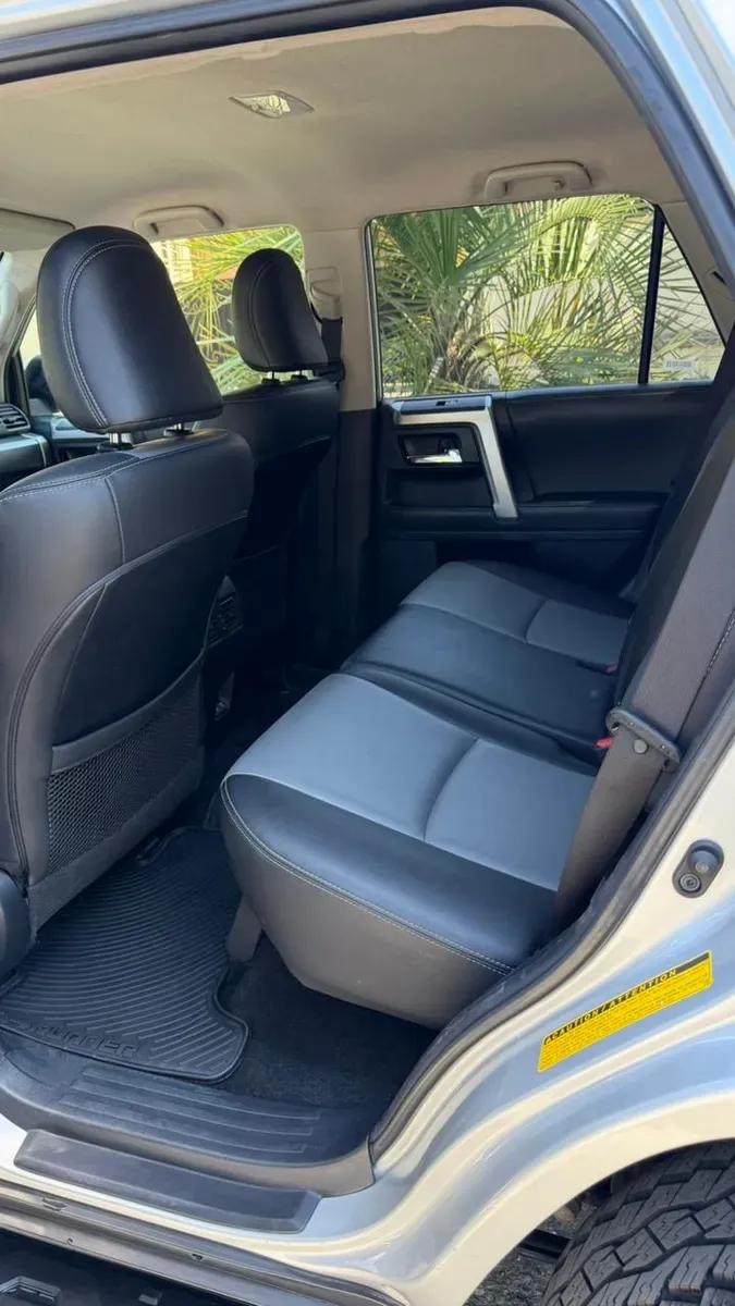 Toyota 4Runner — фото 8