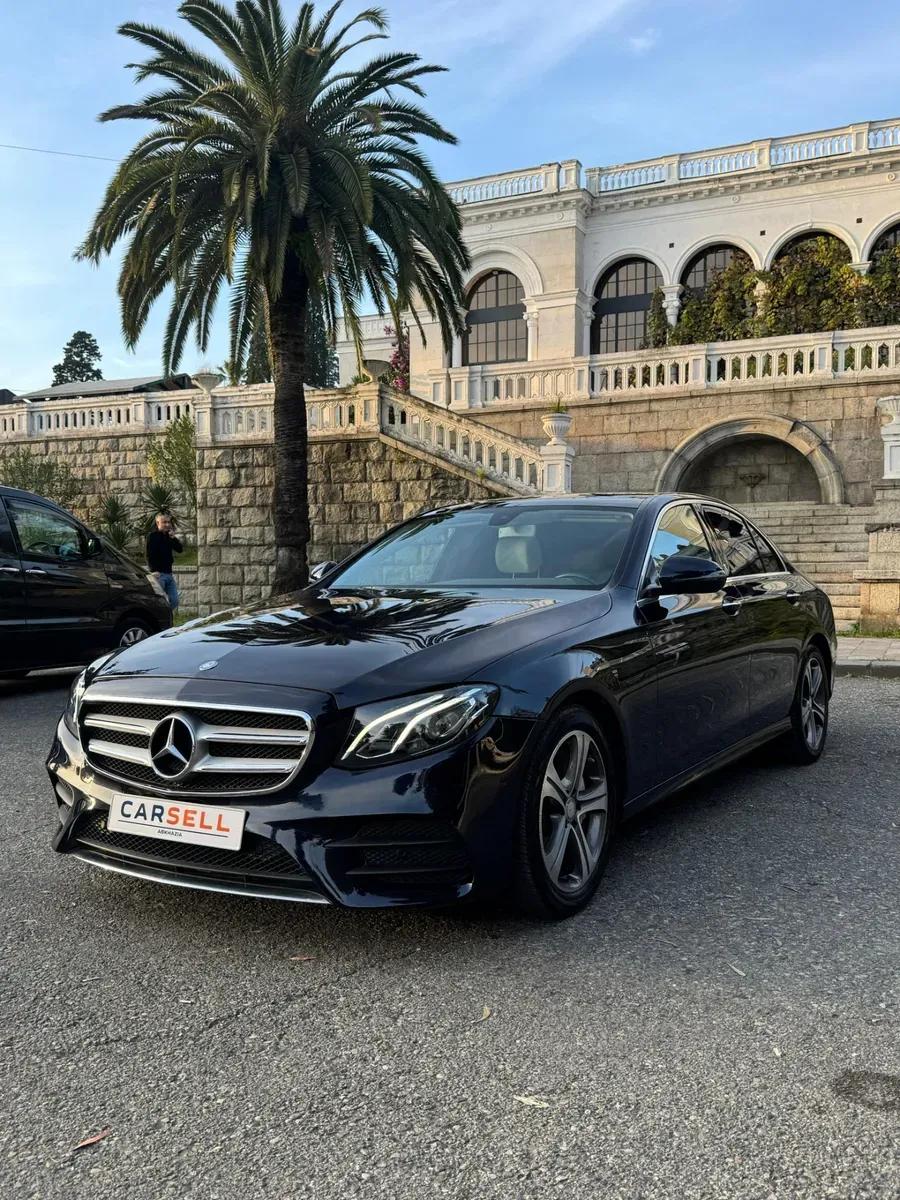 Mercedes-Benz E300 — фото 1