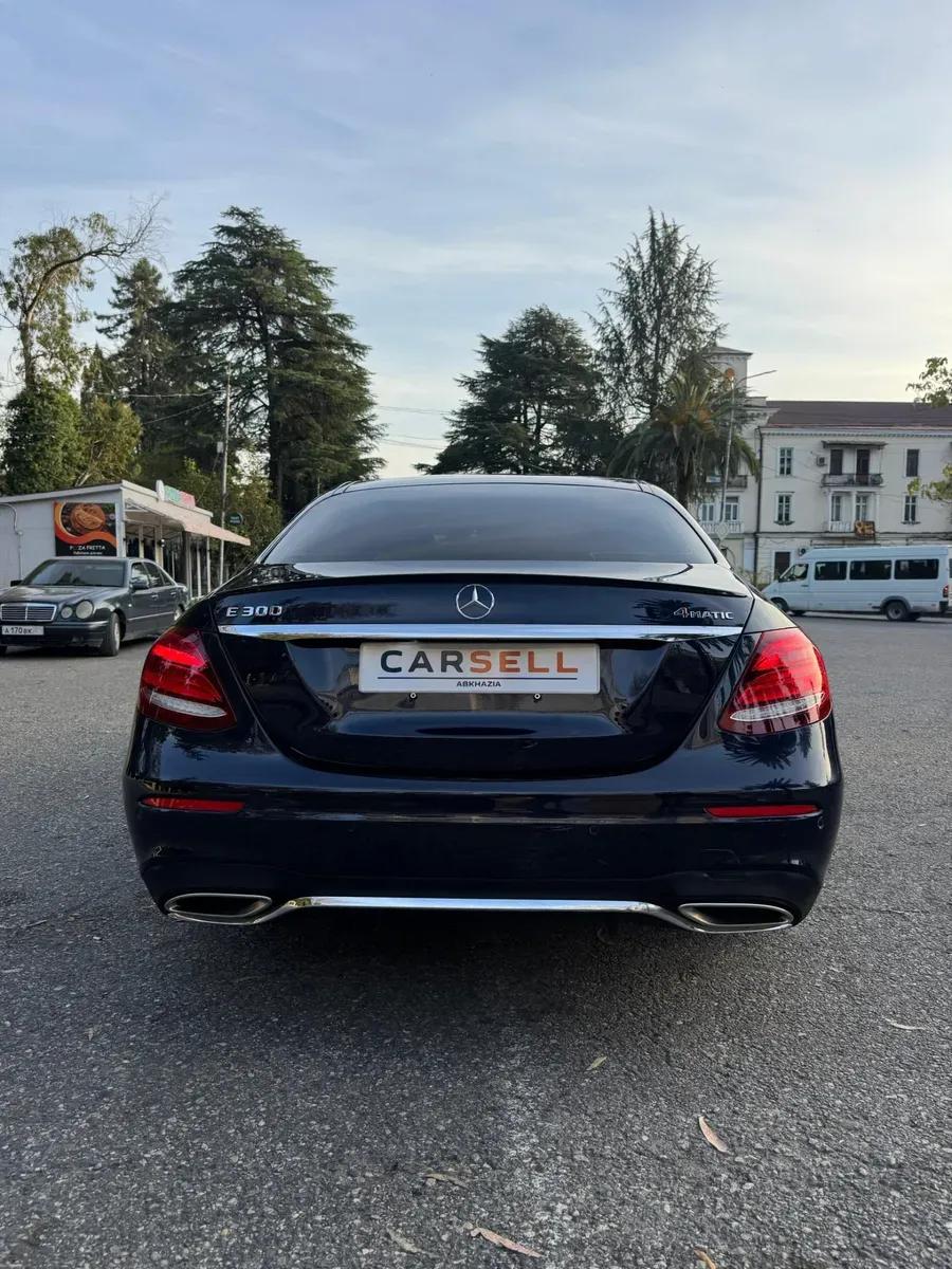 Mercedes-Benz E300 — фото 3