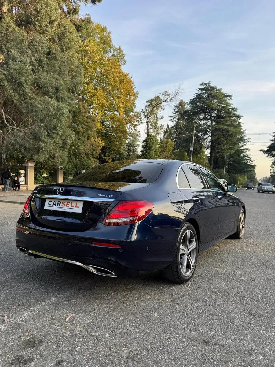 Mercedes-Benz E300 — фото 5