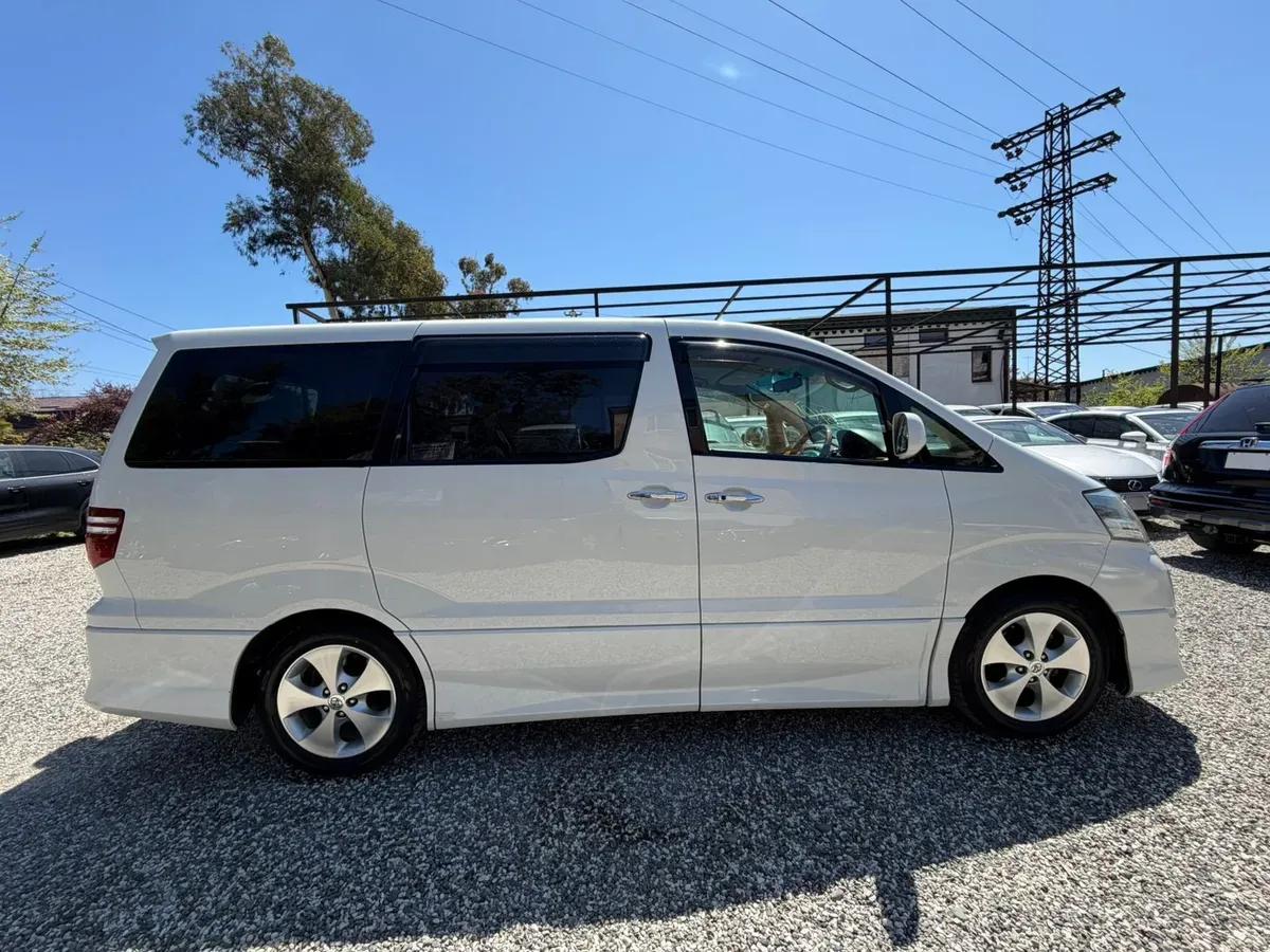 Toyota Alphard белый — фото 4
