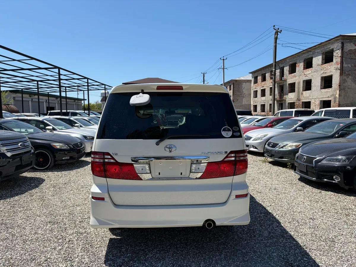 Toyota Alphard белый — фото 8