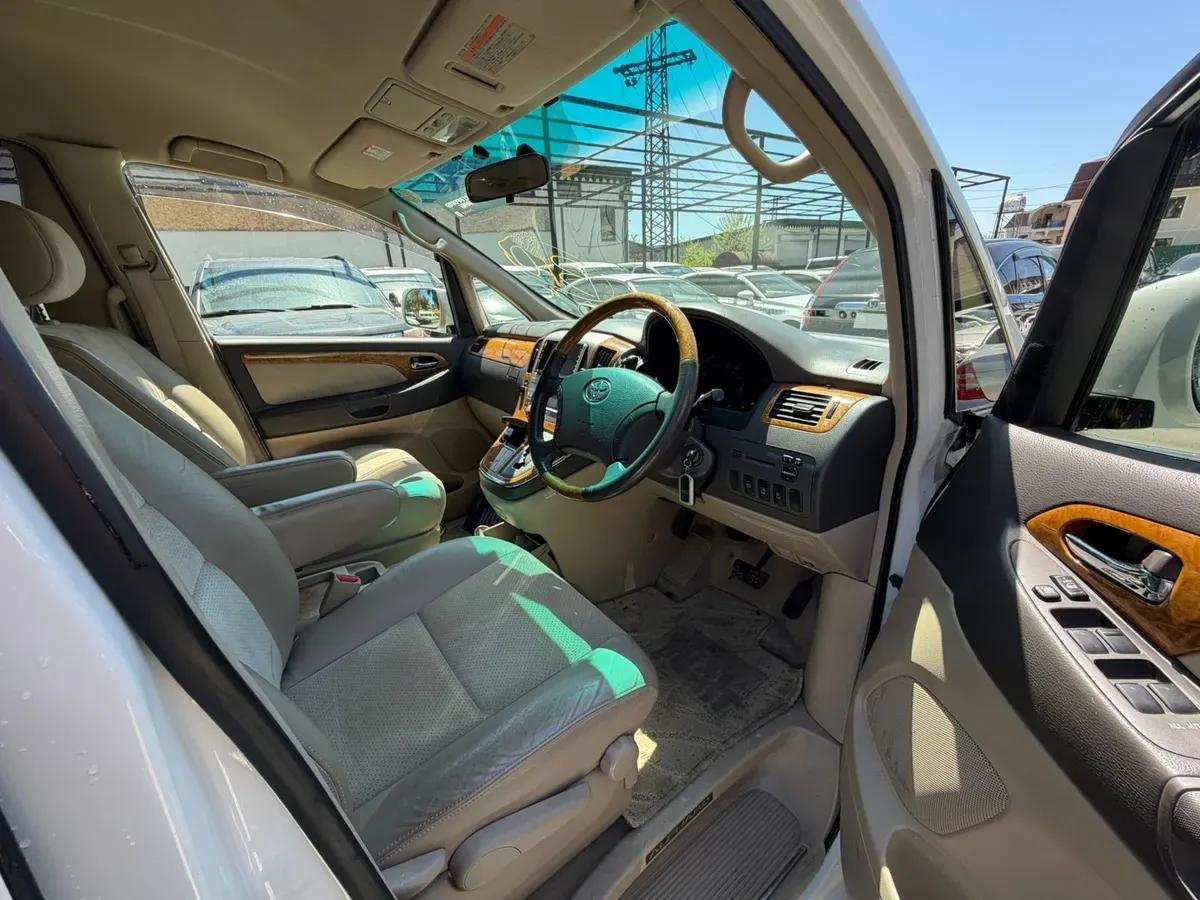 Toyota Alphard белый — фото 9