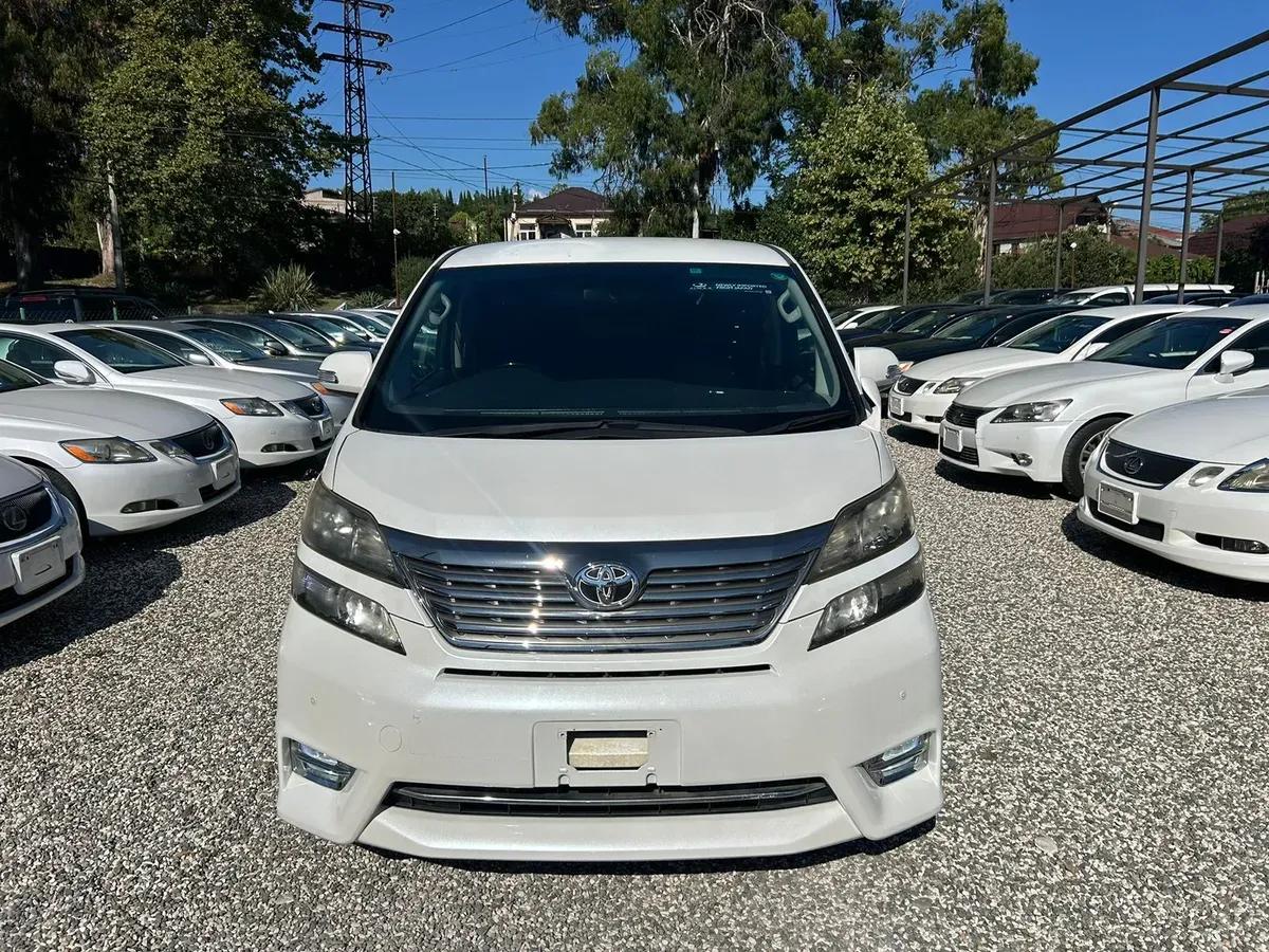 Toyota Vellfire — фото 3