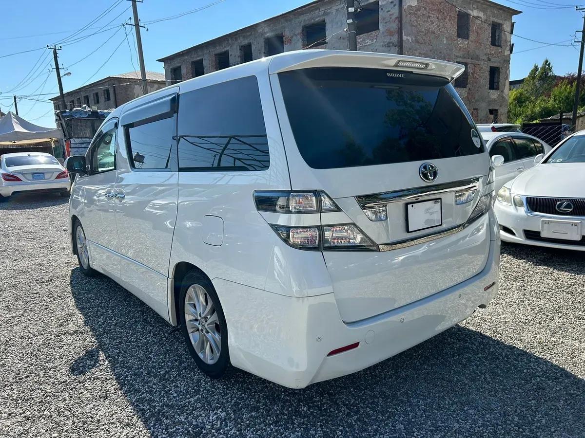 Toyota Vellfire — фото 5