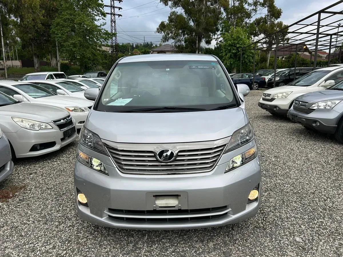 Toyota Vellfire серебристый металлик — фото 2