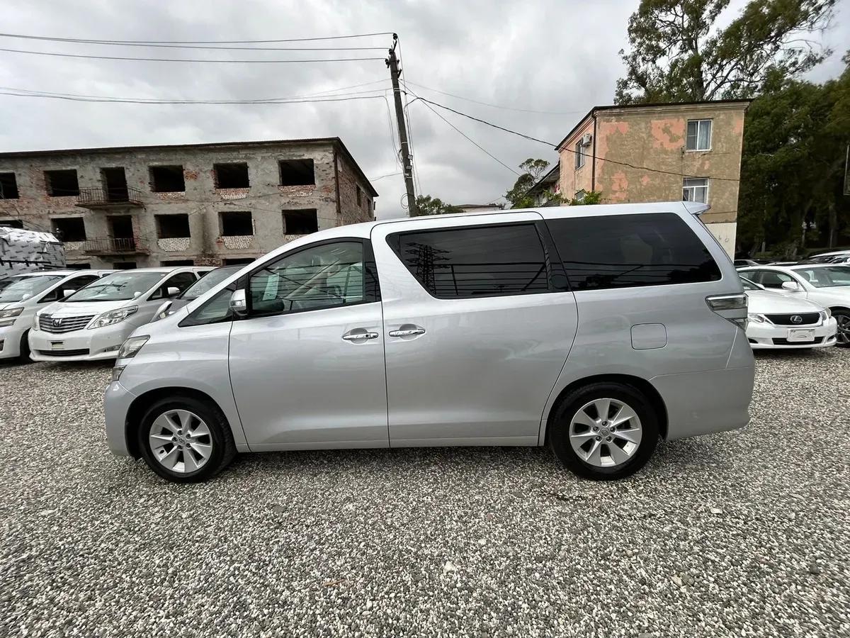 Toyota Vellfire серебристый металлик — фото 4