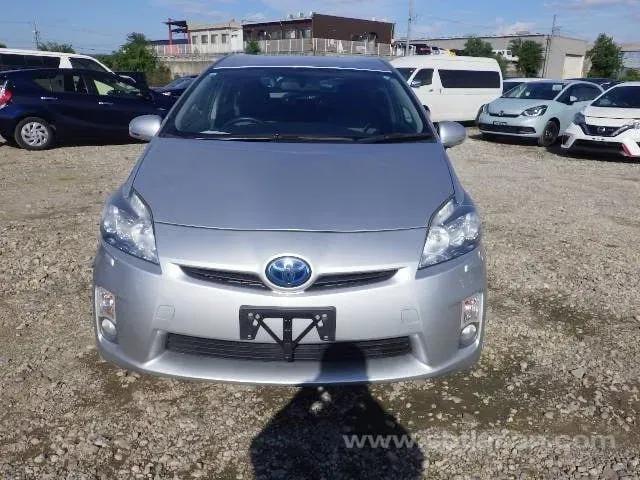 Toyota PRIUS Hybrid — фото 1