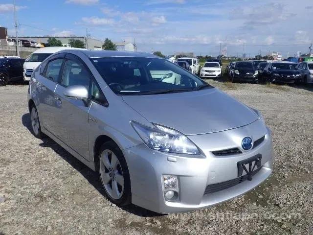 Toyota PRIUS Hybrid — фото 2