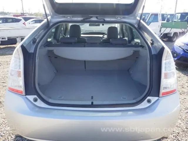 Toyota PRIUS Hybrid — фото 7