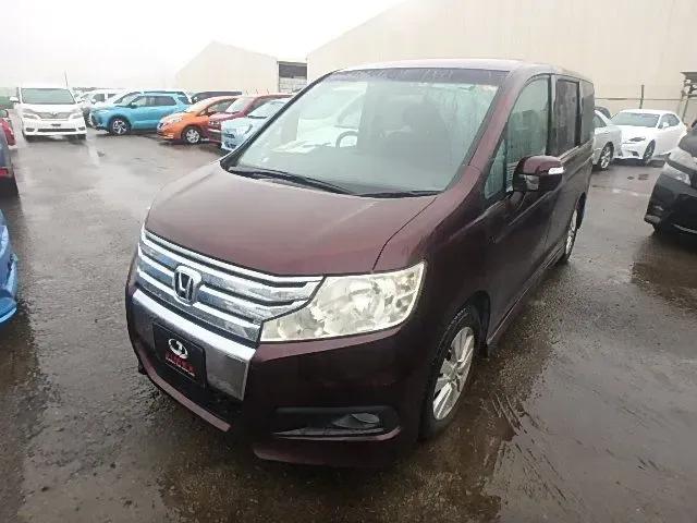 Honda Stepwgn вишневый — фото 1