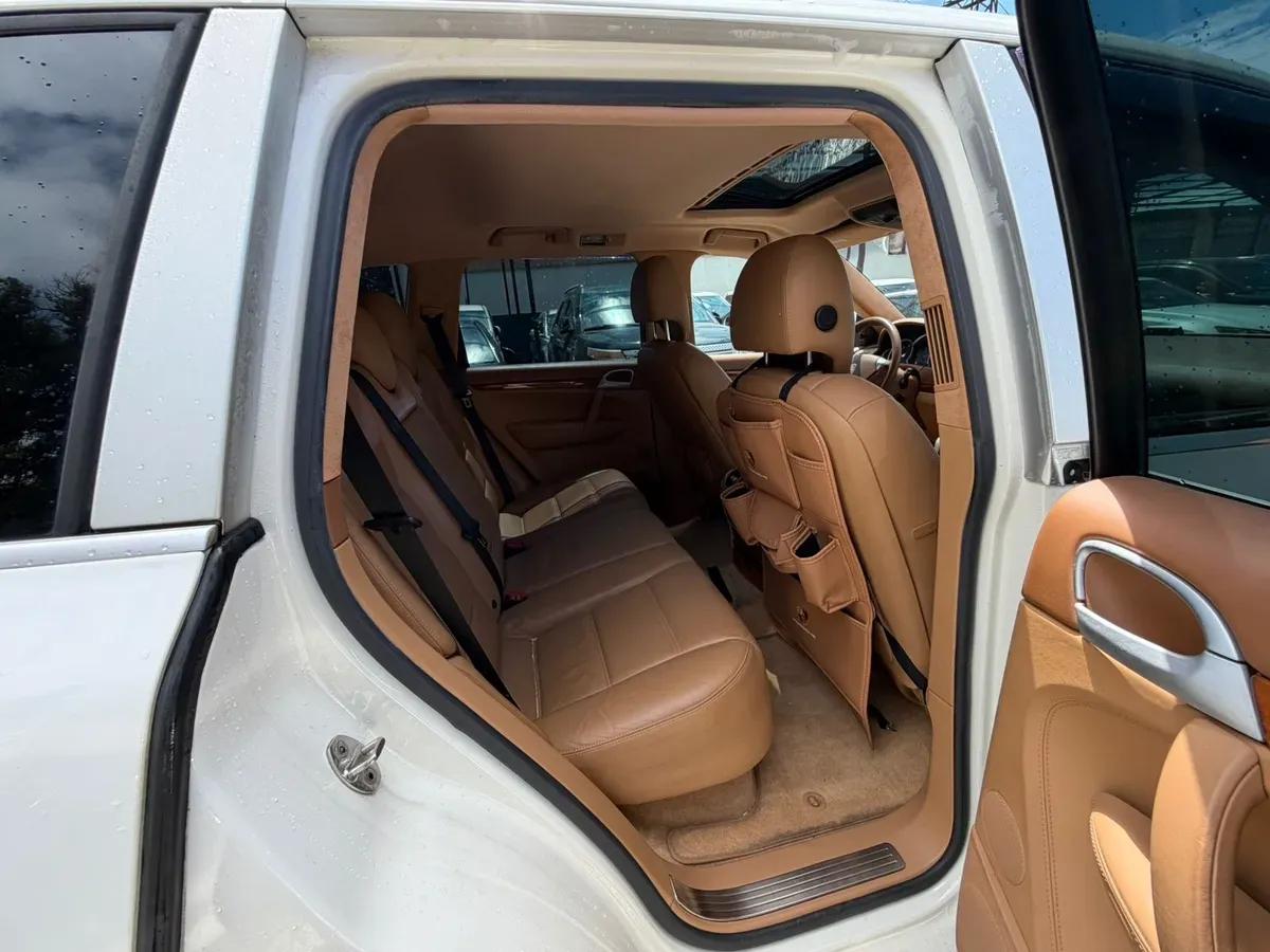 Porsche Cayenne белый — фото 10