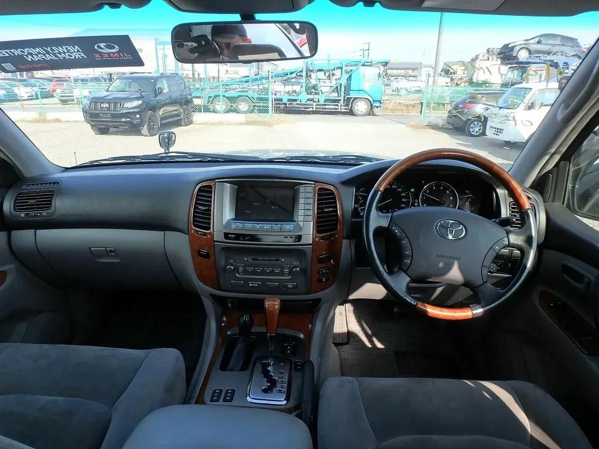 Toyota Land Cruiser черный — фото 6