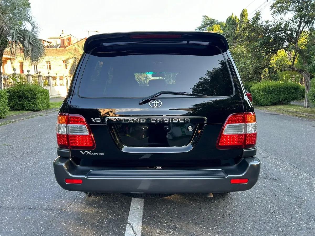 Toyota Land Cruiser чёрный — фото 9