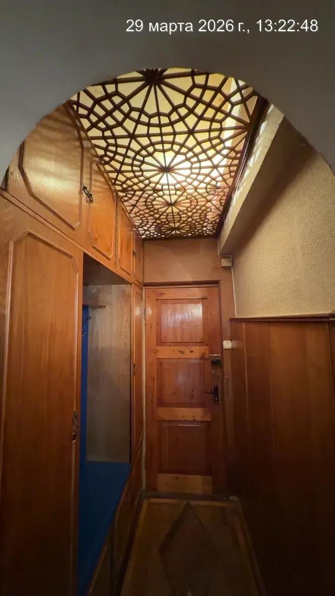 🏢 Продается трёхкомнатная квартира в городе Гагра, ул. Лакоба (Кемпинг) — фото 1