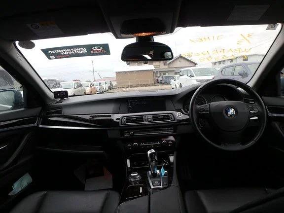 BMW 5 Series черный седан — 9
