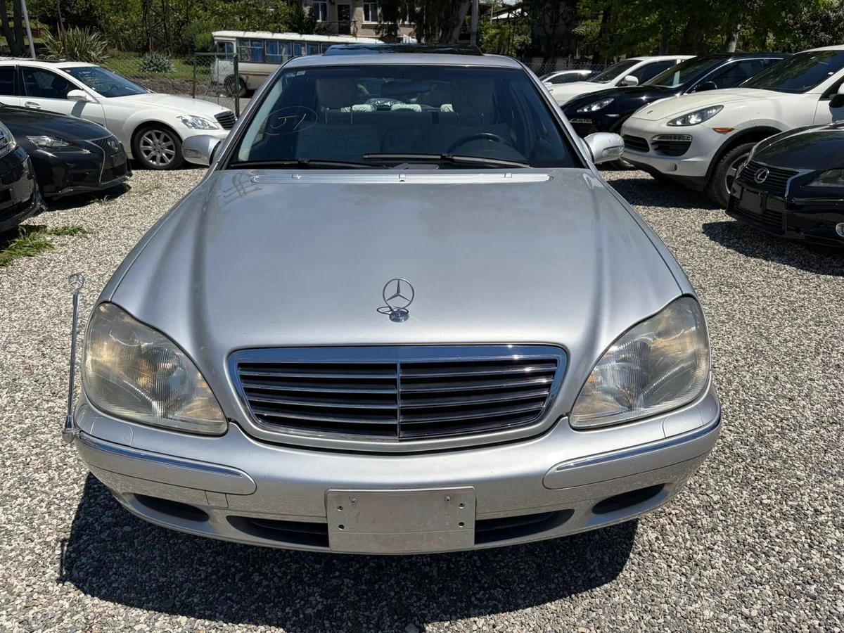 Mercedes-Benz S-class серебристый металлик седан — 2