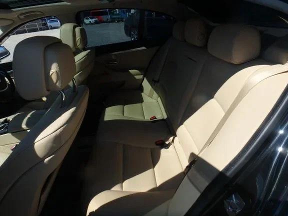 BMW 5 Series черный седан — 10