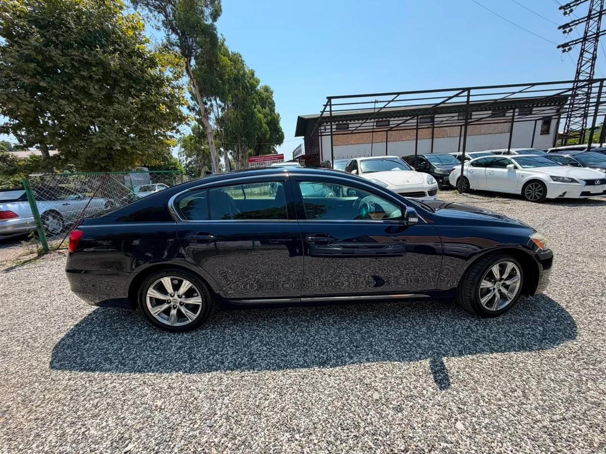 Lexus GS темно-синий седан — 4