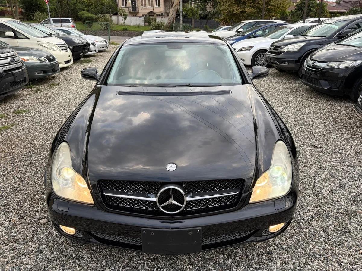 Mercedes-benz CLS черный седан — 3