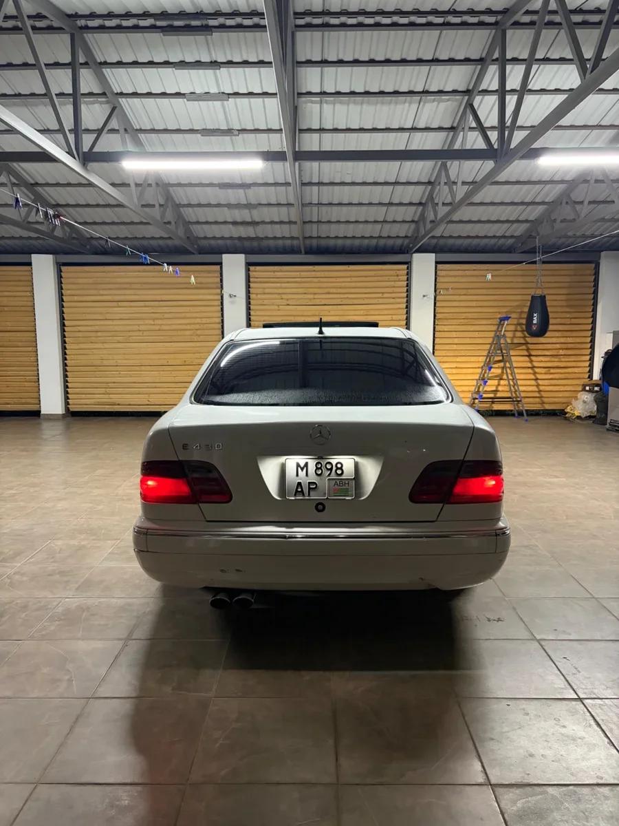 Mercedes-Benz — 4
